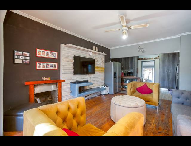 5 BEDROOM HOUSE FOR SALE IN OAKDALE